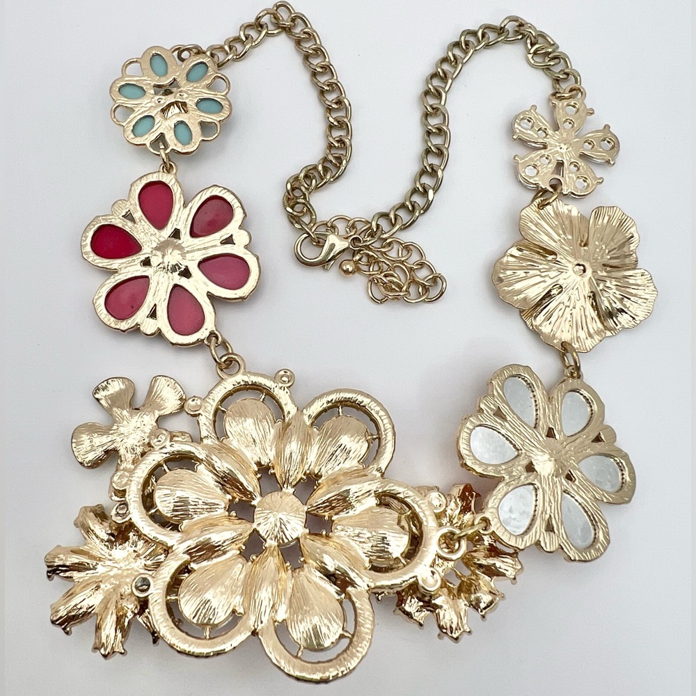 MULTICOLOR STATEMENT FLORAL NECKLACE - Picture 4 of 10